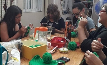Imagen de la nota: La bandera feminista también se teje en Olavarría