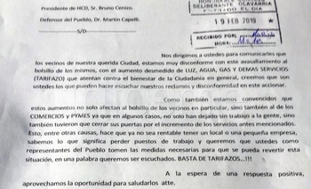 Más de 600 vecinos firmaron en contra de los tarifazos Imagen de la nota: Más de 600 vecinos firmaron en contra de los tarifazos