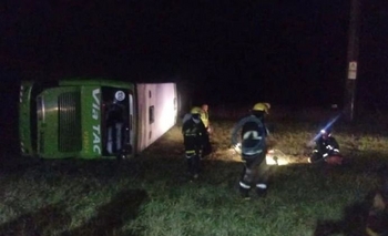 Imagen de la nota: Volcó un micro en Miramar: una víctima fatal y varios lesionados