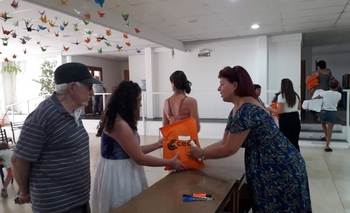 El CECO entregó 500 kits escolares y guardapolvos  Imagen de la nota: El CECO entregó 500 kits escolares y guardapolvos