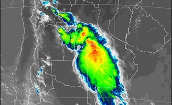 Imagen de la nota: Defensa Civil recomendó no salir de las viviendas