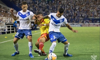 Imagen de la nota: Vélez Sarsfield, con Janson, inició su andar en la Sudamericana