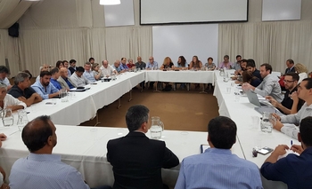 Imagen de la nota: Paritaria estatal: comenzó la discusión en Provincia