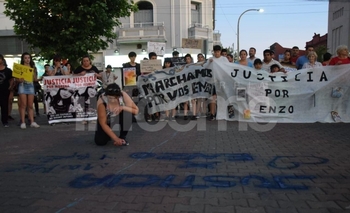 Familiares de Enzo Marconi marcharon y pidieron justicia Imagen de la nota: Familiares de Enzo Marconi marcharon y pidieron justicia