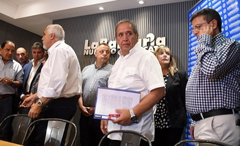 Imagen de la nota: Bancarios: aumento de 29% y salario inicial de $92 mil
