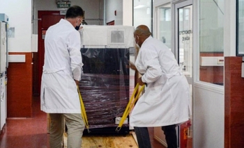 Imagen de la nota: Llegó al país una máquina que monitorea mutaciones de Covid
