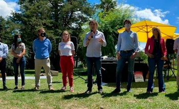 Interna UCR: Posse y Lousteau se muestran juntos en busca del voto radical Imagen de la nota: Interna UCR: Posse y Lousteau se muestran juntos en busca del voto radical
