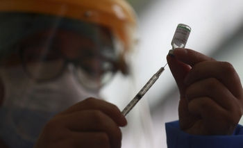 Imagen de la nota: Cómo es el orden de vacunación de los docentes 