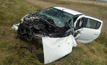 Imagen de la nota: Ruta 3: choque y vuelco entre un camión y un auto