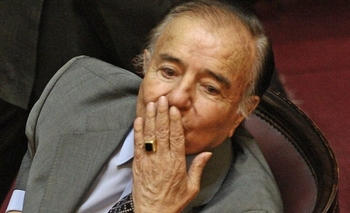 Buscan a un enfermero por el robo del anillo de Menem Imagen de la nota: Buscan a un enfermero por el robo del anillo de Menem