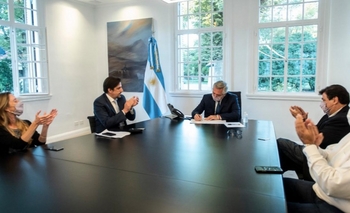 Imagen de la nota: Acuerdan con los docentes un aumento del 34,55%