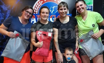 Cinco categorías jugaron otra fecha del Circuito de Verano de APO Imagen de la nota: Cinco categorías jugaron otra fecha del Circuito de Verano de APO