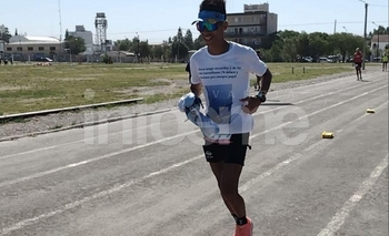 Imagen de la nota: Jonathan Navarro festejó en las 6 horas de Puerto Madryn