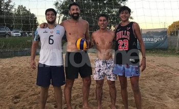 Imagen de la nota: Siguen los torneos de beach vóley en el Parque Olavarría