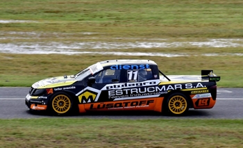 Abandono en el debut de la temporada para Pezzucchi Imagen de la nota: Abandono en el debut de la temporada para Pezzucchi