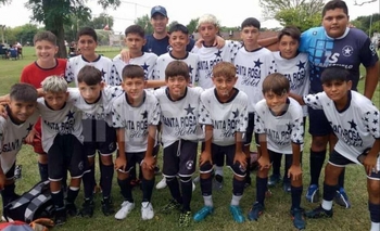 Racing festejó por duplicado en un Torneo Nacional en Ayacucho Imagen de la nota: Racing festejó por duplicado en un Torneo Nacional en Ayacucho