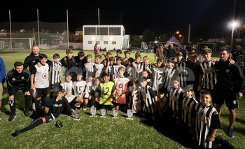 “Copa de Verano CAE”: los locales fueron los campeones Imagen de la nota: “Copa de Verano CAE”: los locales fueron los campeones