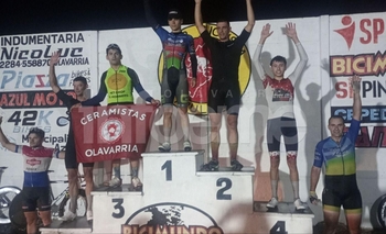 Ciclismo: en Azul, los triunfos principales fueron olavarrienses Imagen de la nota: Ciclismo: en Azul, los triunfos principales fueron olavarrienses