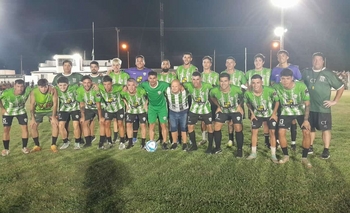 Imagen de la nota: Amistoso mediante, Hinojo inauguró sus luces