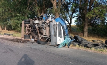 Un olavarriense protagonizó un choque entre dos camiones en Azul Imagen de la nota: Un olavarriense protagonizó un choque entre dos camiones en Azul