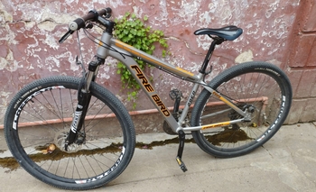 Robaron una bicicleta en el Barrio Luján y piden ayuda para recuperarla Imagen de la nota: Robaron una bicicleta en el Barrio Luján y piden ayuda para recuperarla