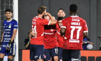 Copa Argentina: el “Rojo”, con Salle, pasó de ronda Imagen de la nota: Copa Argentina: el “Rojo”, con Salle, pasó de ronda