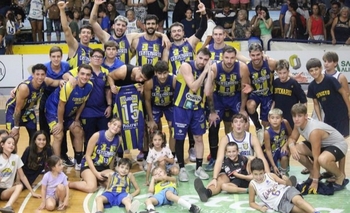 Olavarrienses en Liga Argentina: siguen los festejos de “La Fiebre” Imagen de la nota: Olavarrienses en Liga Argentina: siguen los festejos de “La Fiebre”