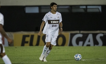 Imagen de la nota: Mateo Mendía estrenó la camiseta “Calamar”