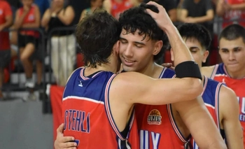 Imagen de la nota: Olavarrienses en Liga Argentina: en el “Federación”, festejó Fornes