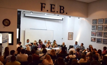 Imagen de la nota: La FEB anunció un paro docente que afectará el inicio de clases en la Provincia