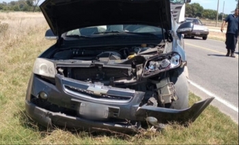 Imagen de la nota: Una familia olavarriense chocó contra un camión en la ruta 5