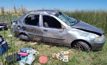 Imagen de la nota: Una mujer murió tras un vuelco en la Ruta 51 y dos personas resultaron heridas