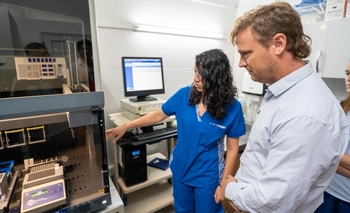 Imagen de la nota: Presentaron el nuevo equipamiento de última generación del Laboratorio de Biología Molecular del Hospital Municipal