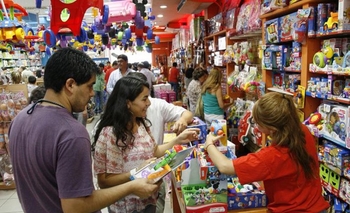 Las ventas minoristas cayeron 4,5% en febrero, el doble de la caída de enero Imagen de la nota: Las ventas minoristas cayeron 4,5% en febrero, el doble de la caída de enero