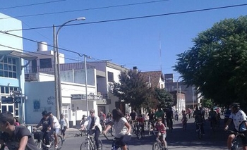 Bicicleteada familiar a beneficio del Hogar de Ancianos Imagen de la nota: Bicicleteada familiar a beneficio del Hogar de Ancianos