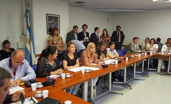 Imagen de la nota: Diputados: Schwindt fue elegida presidente de la Comisión de Defensa del Consumidor