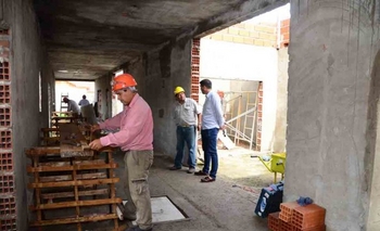 Imagen de la nota: Galli recorrió las obras de barrio Pickelado y el Jardín 919