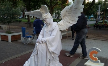 Imagen de la nota: Se realizó el 3° Encuentro de Estatuas Vivientes