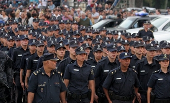 Imagen de la nota: Confirmaron aumento para la policía bonaerense de 18% en cuatro cuotas