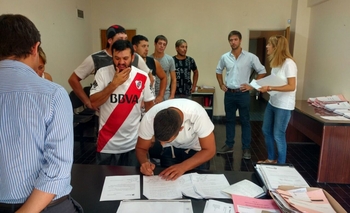 Imagen de la nota: Trabajadores sellaron su continuidad laboral 