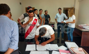 Imagen de la nota: Trabajadores sellaron su continuidad laboral 