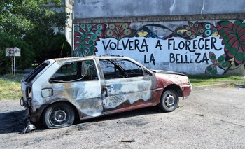 Imagen de la nota: Un auto incendiado y conflictos vecinales
