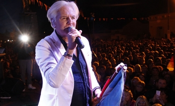 Imagen de la nota: Sergio Denis dio cierre  a la Fiesta de la Kreppelfest 