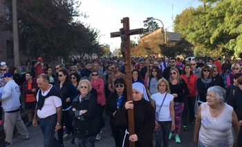 Imagen de la nota: Se realizó la peregrinación a la Virgen de la Loma