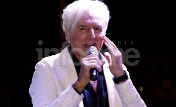 Imagen de la nota: Sergio Denis se cayó de un escenario y está grave