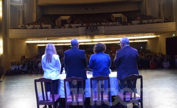 Imagen de la nota: Nuevos profesionales recibieron sus títulos