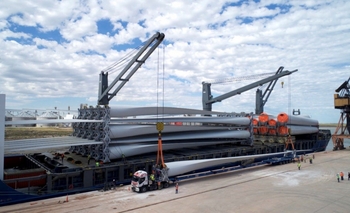 Imagen de la nota: Llegaron a Bahía equipos para el parque eólico de Azul 