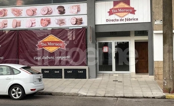 Ingresaron por un ventiluz y robaron dinero en comercio Imagen de la nota: Ingresaron por un ventiluz y robaron dinero en comercio