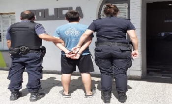 Le hallaron una cuchilla en la mochila y fue retenido Imagen de la nota: Le hallaron una cuchilla en la mochila y fue retenido