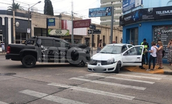Violento accidente sin heridos en pleno centro  Imagen de la nota:  Violento accidente sin heridos en pleno centro